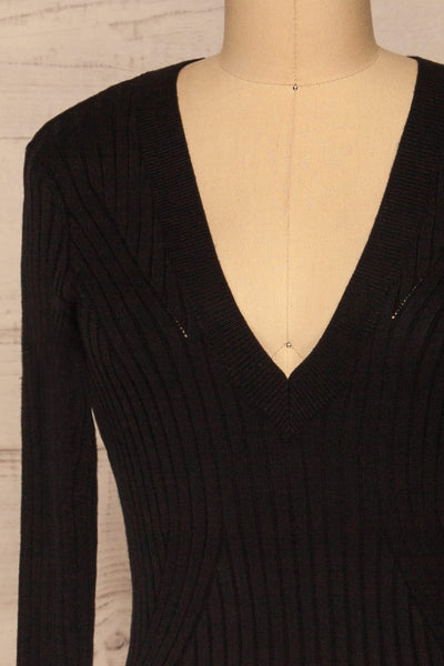 Beocin Black Ribbed Midi Dress | La petite garçonne  front close-up