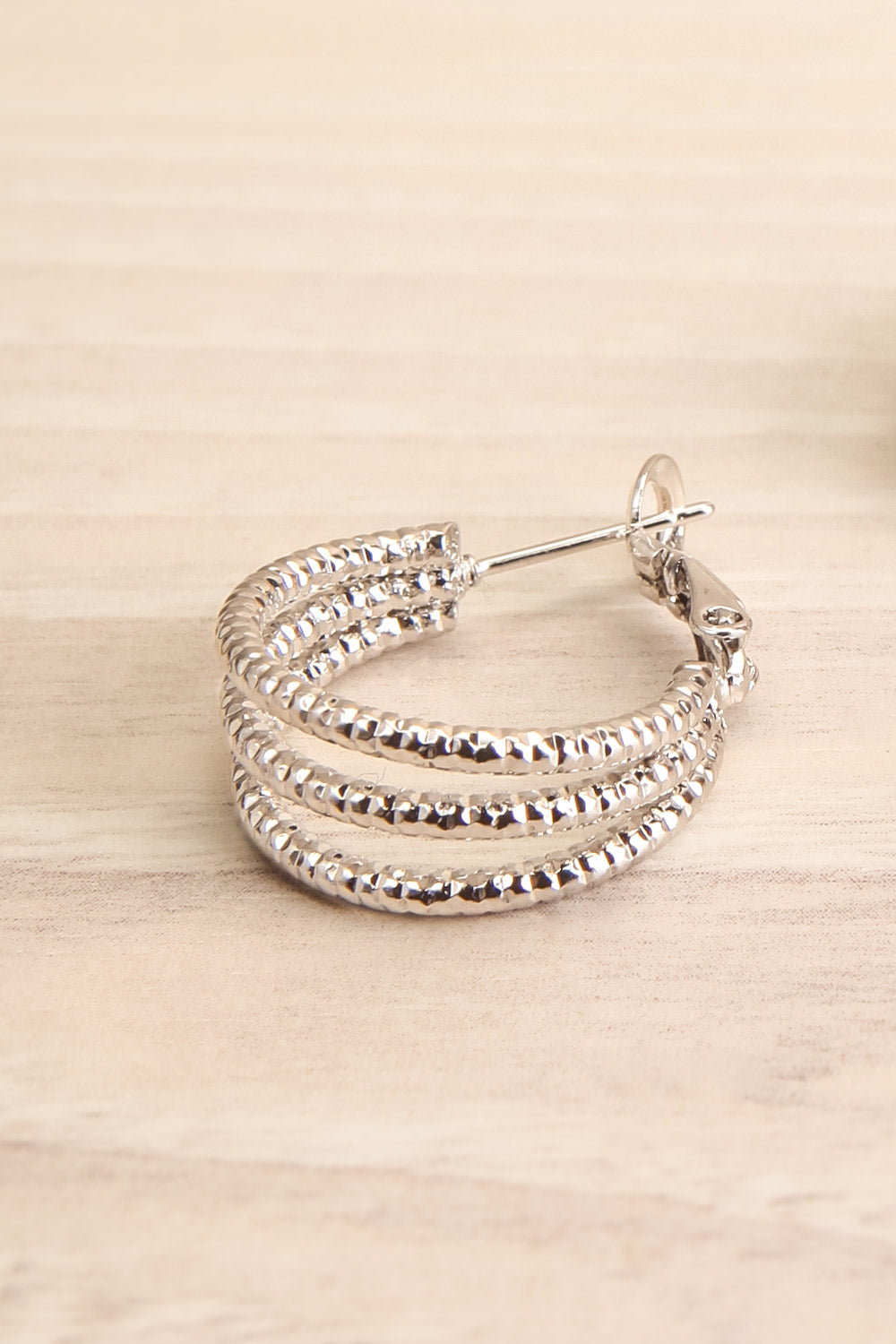 Berat Argent Silver Loop Pendants Earrings close-up | La Petite Garçonne