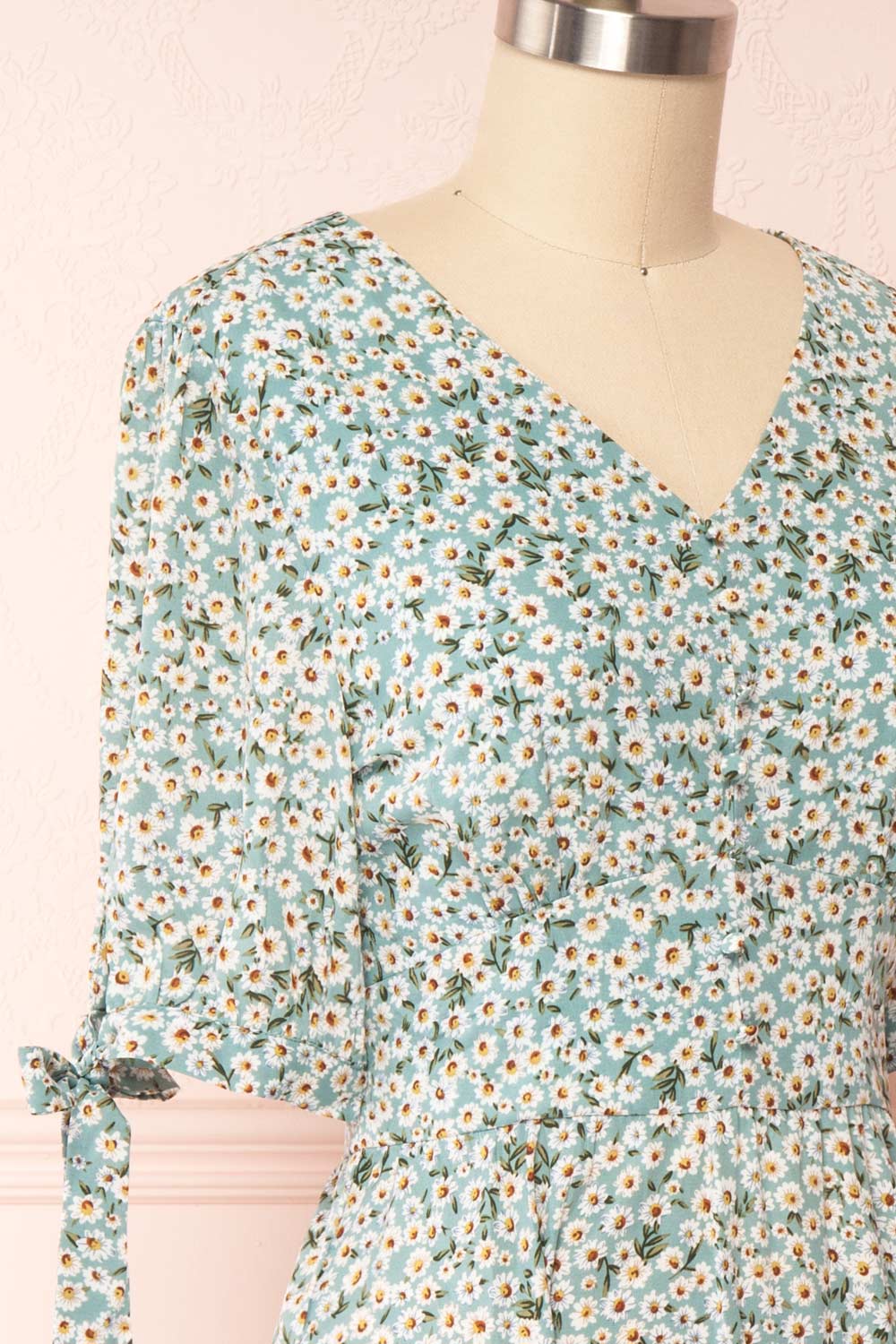 Bezia Blue Floral Short Sleeve Midi Dress | Boutique 1861 side close up