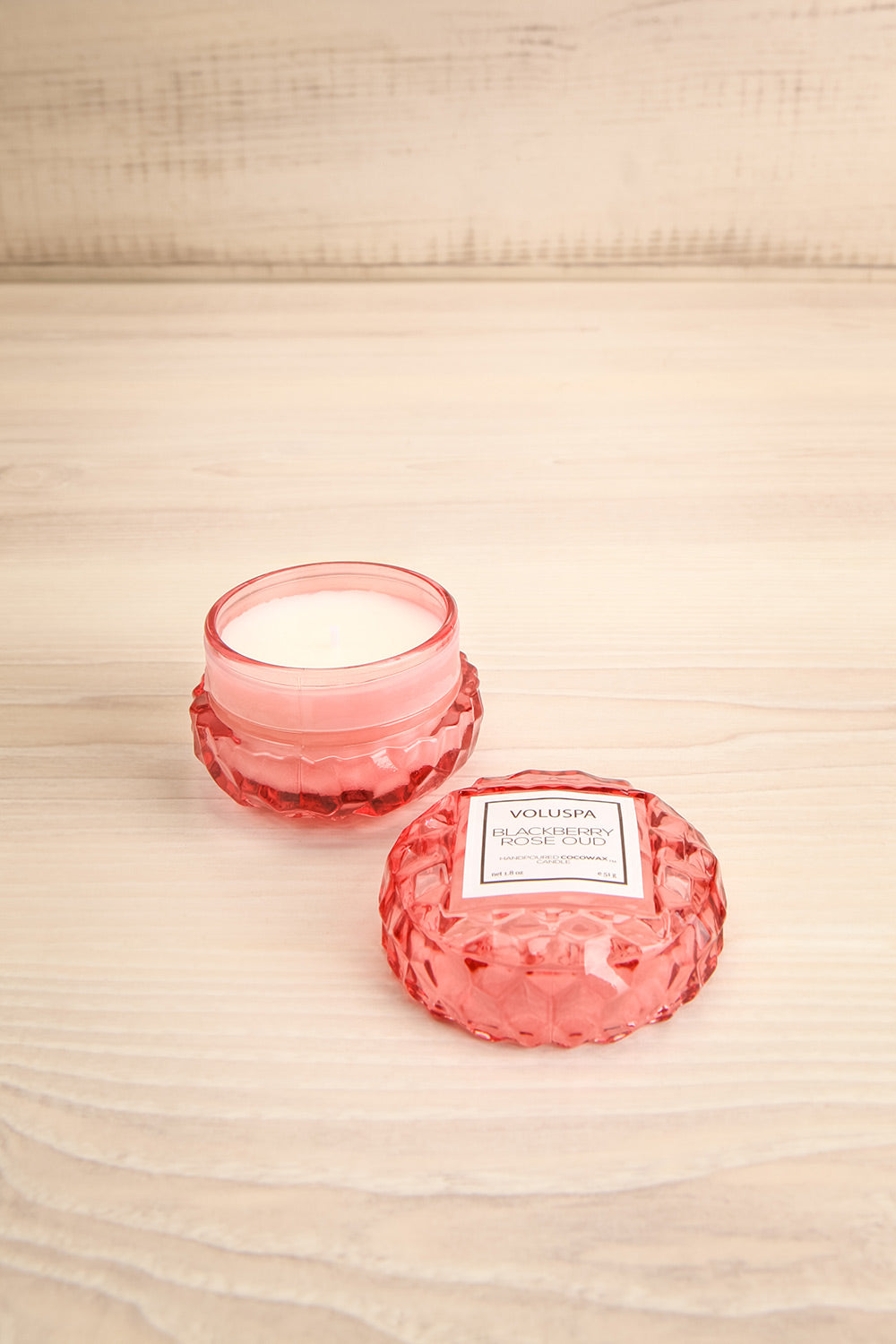 Macaron Candle Blackberry Rose Oud | La petite garçonne open