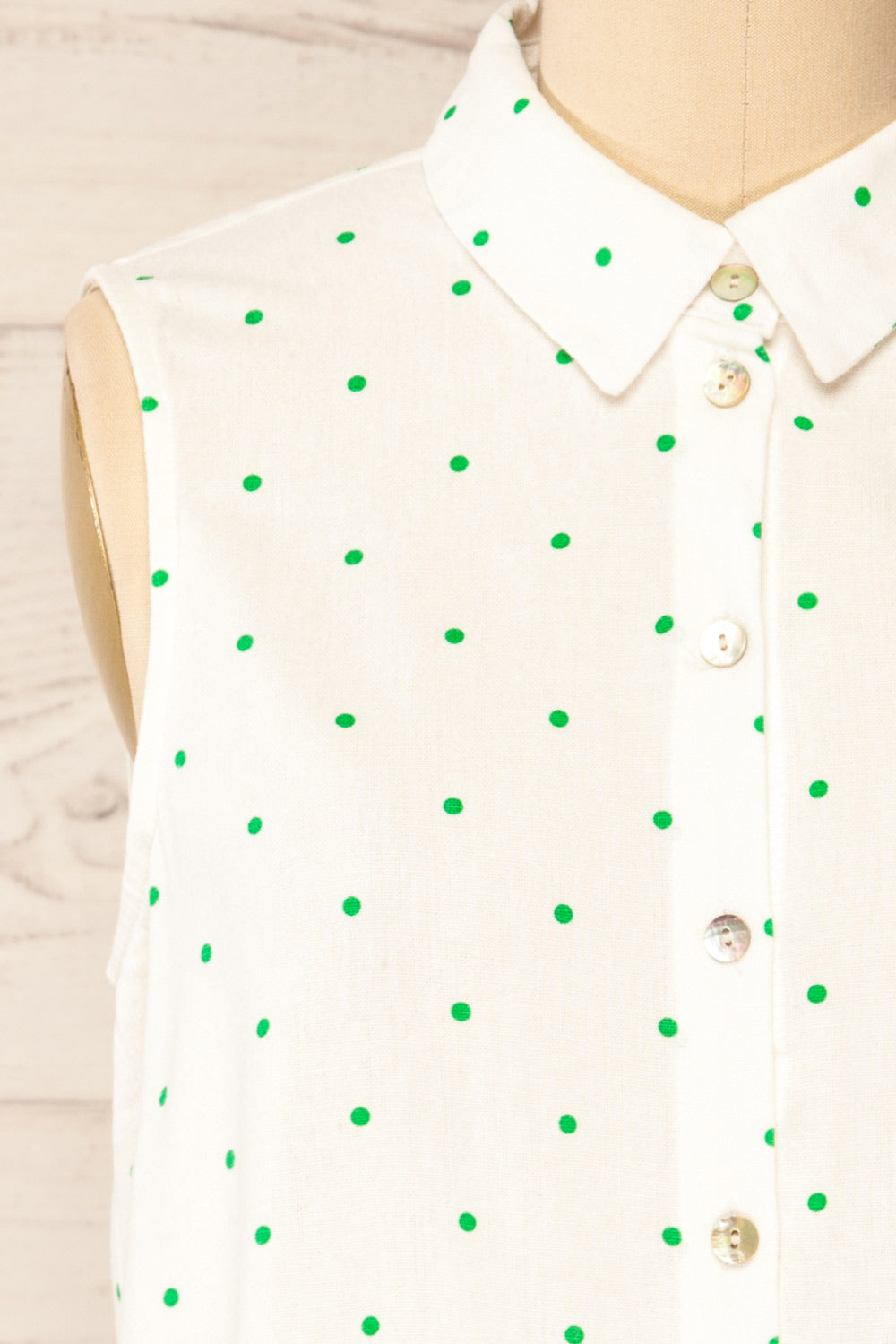 Blainville Sleeveless Polka-Dot Button-Up | La petite garçonne front close-up