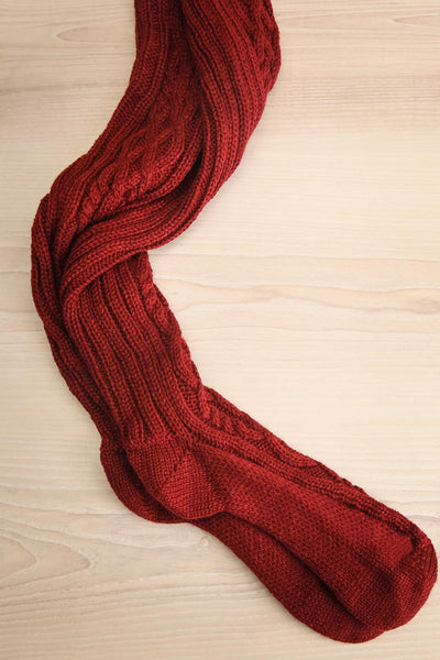 Bois Cannelle Burgundy Cable Knit Knee-High Socks | La petite garçonne