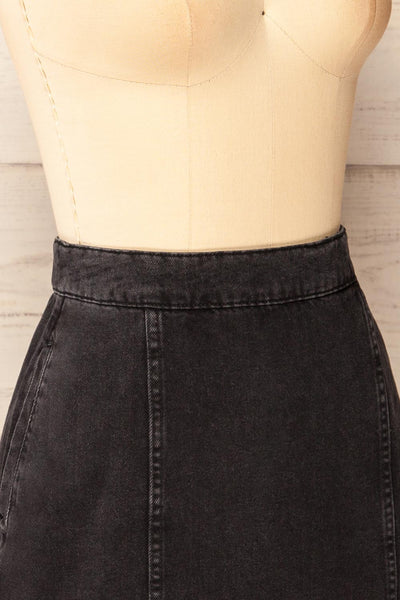 Bonagia Short Denim Skirt | La petite garçonne side view