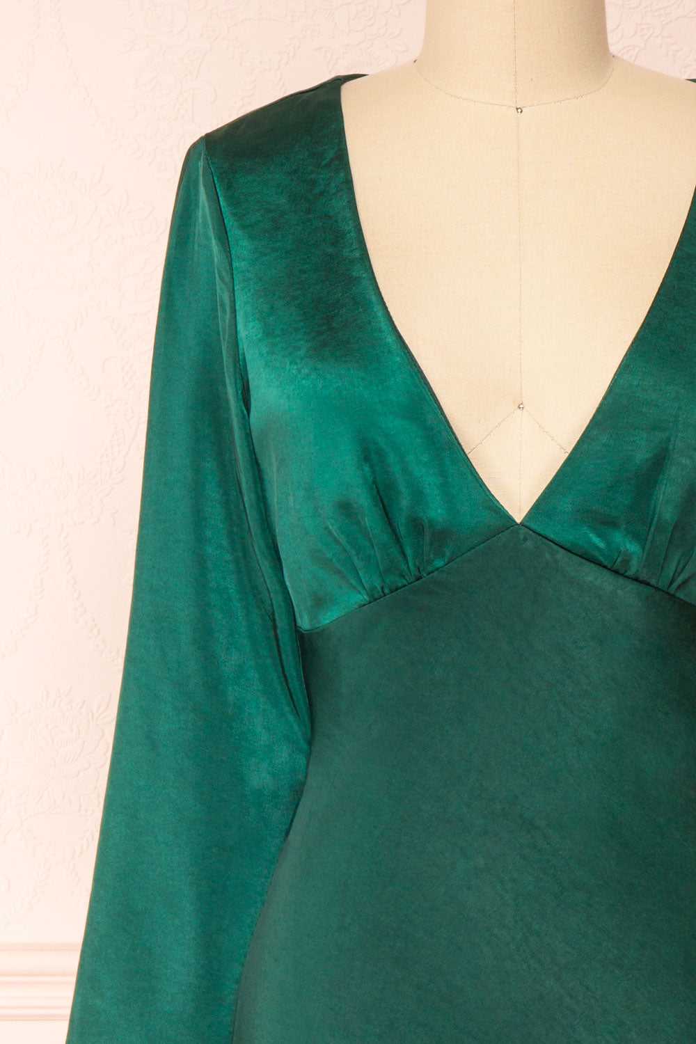 Bonnie Green Long Sleeve Silky Maxi Dress | Boutique 1861  front close-up