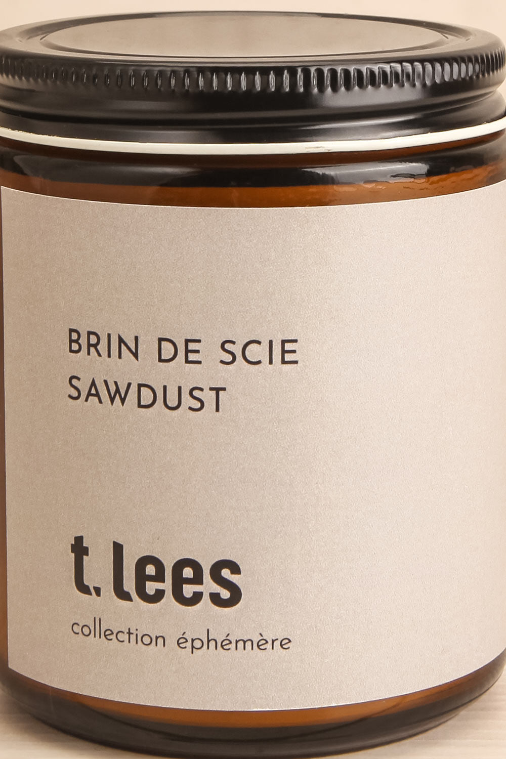 Sawdust Candle | La Petite Garçonne close-up