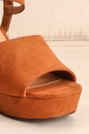 Braque Camel Platform Sandals | Talons | La Petite Garçonne front close-up