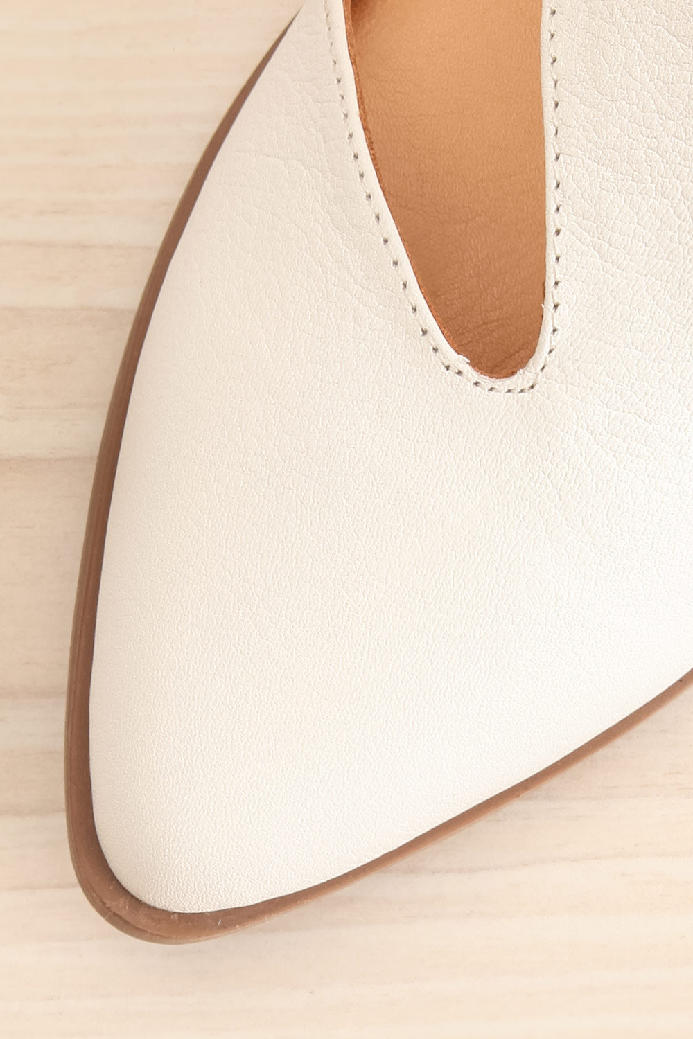 Bruca White Pointed Toe Asymmetrical Flats | La petite garçonne flat close-up