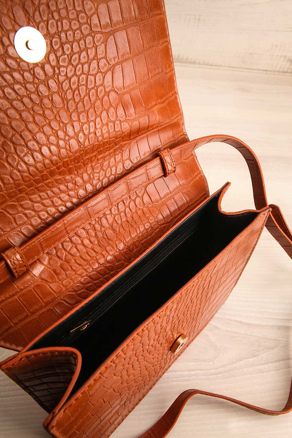 Caimito Brown Faux Leather Crossbody Bag | La Petite Garçonne 6 