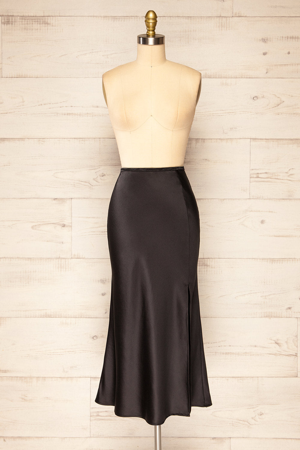 Cajon Black Satin Midi Skirt With Slit | La petite garçonne front view 