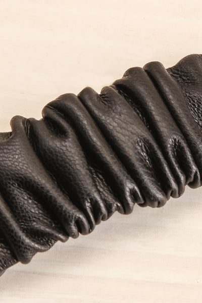 Calivigny Faux-Leather Hair Clip Set | La petite garçonne close up black
