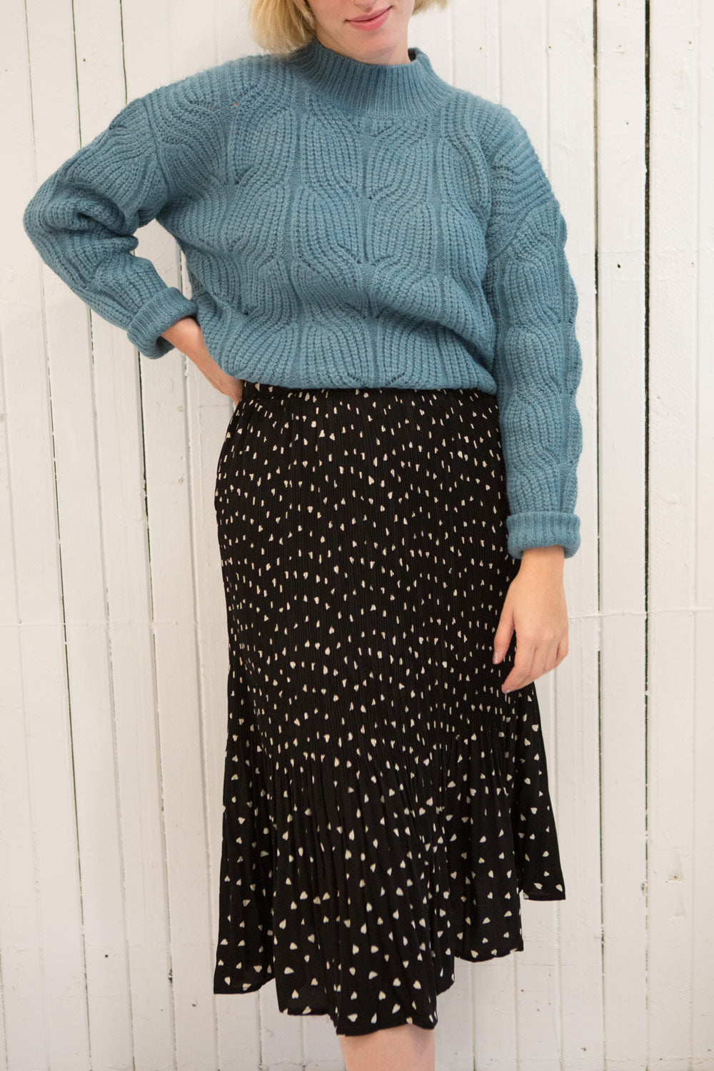 Canchagua Blue Mock Neck Knit Sweater | La petite garçonne model