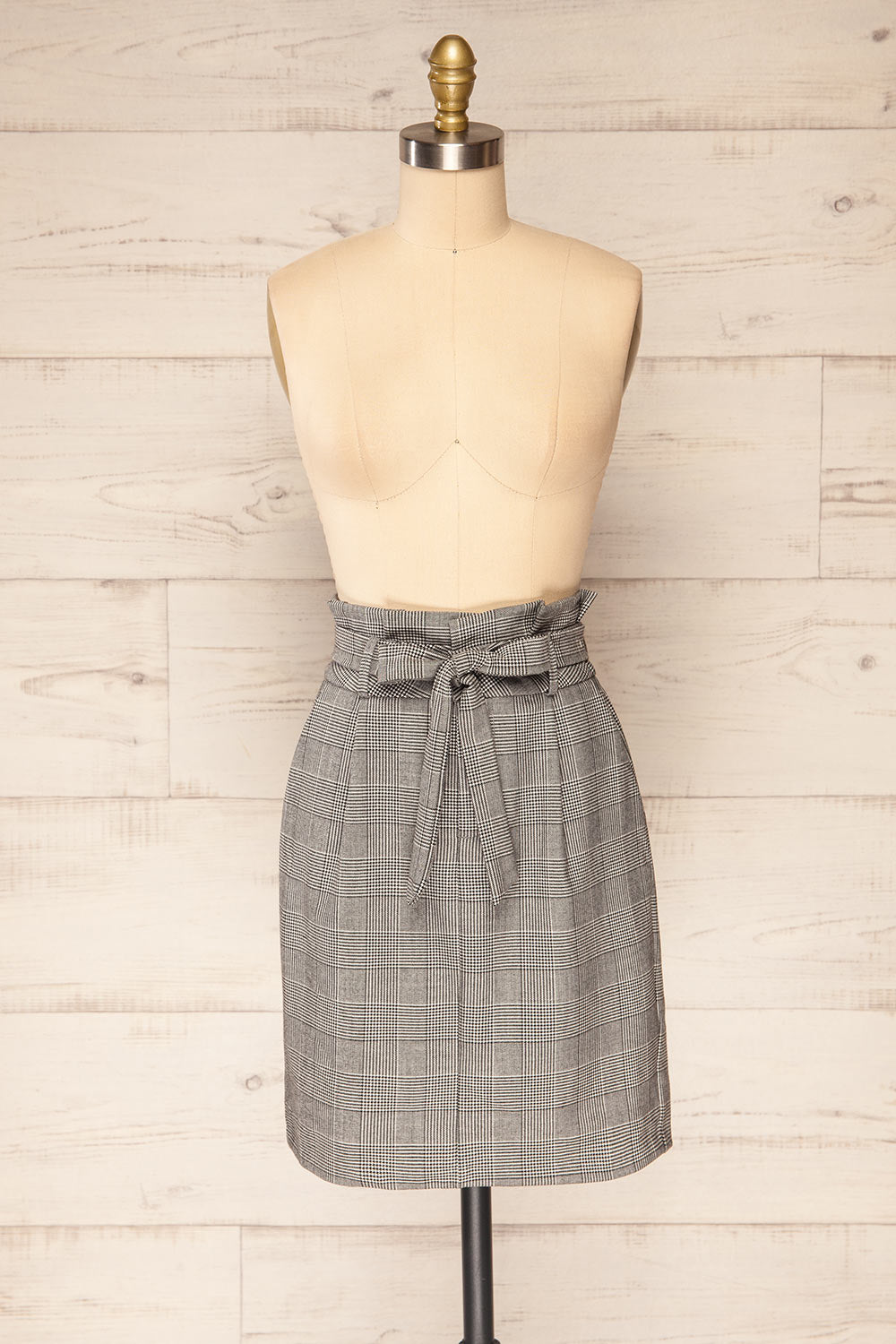 Cantagallo Grey Belted High-Waisted Plaid Skirt | La petite garçonne  front view