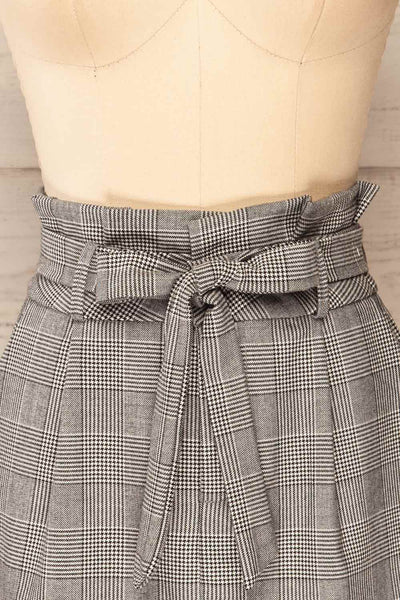 Cantagallo Grey Belted High-Waisted Plaid Skirt | La petite garçonne  front close-up