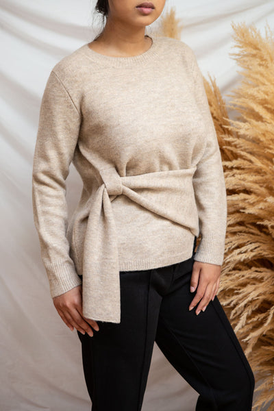 Capuli Dark Brown Knitted Sweater | La petite garçonne model