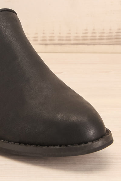 Castelnau Black Matt & Nat Block Heel Shoes front close-up | La Petite Garçonne