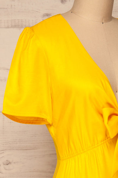 Catanas Yellow Short Sleeve Dress w/ Bow | La petite garçonne side close-up