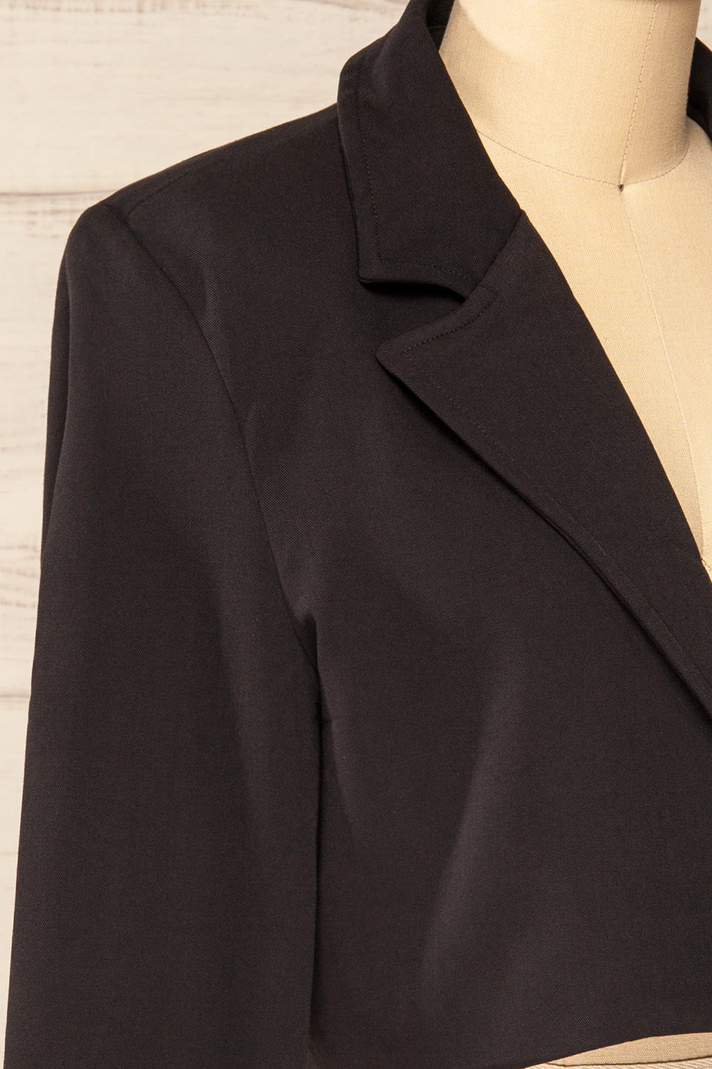 Chiclana Cropped Black Blazer | La petite garçonne side close-up