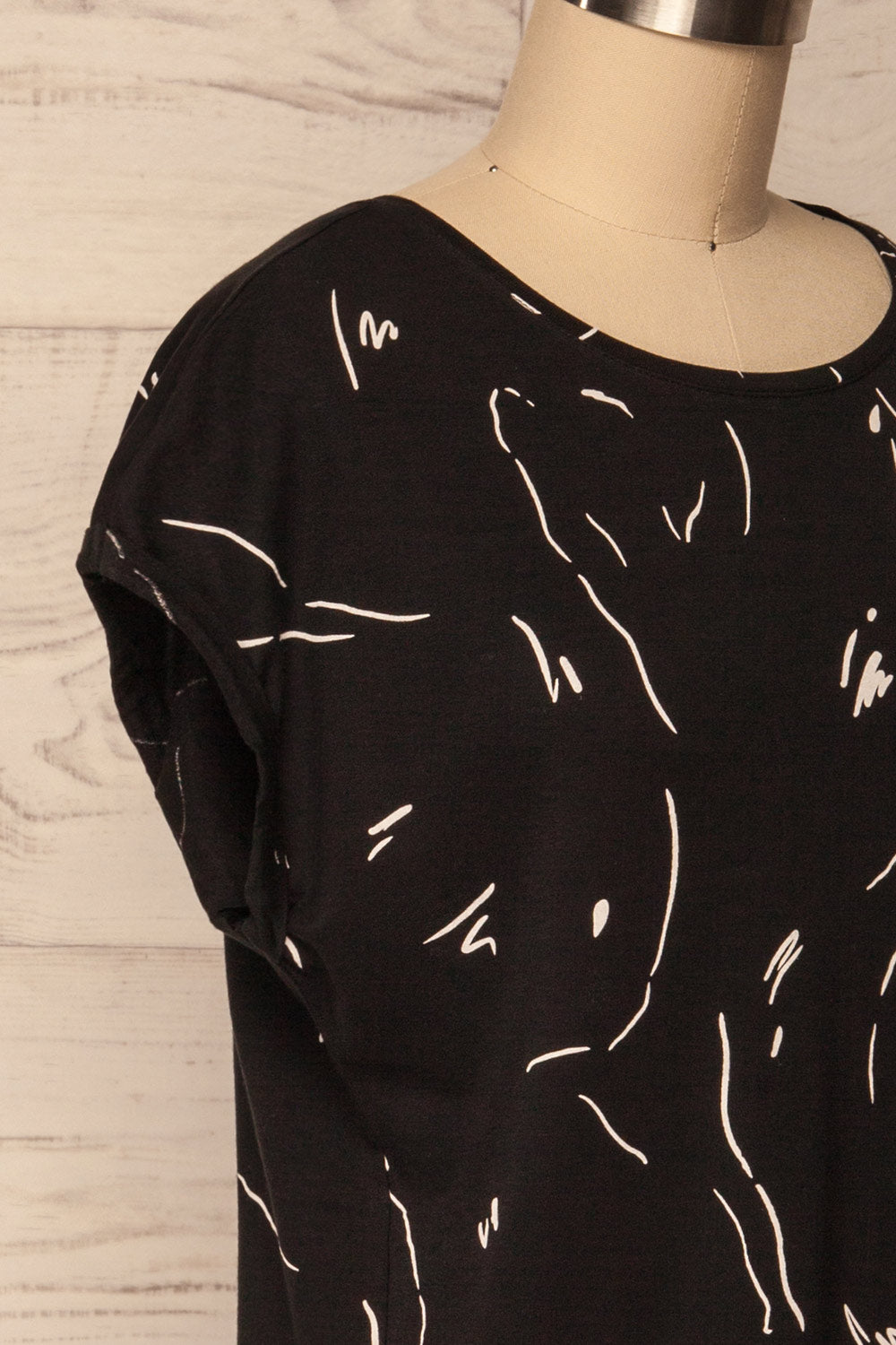 Chios Black & White Patterned T-Shirt | La Petite Garçonne 4