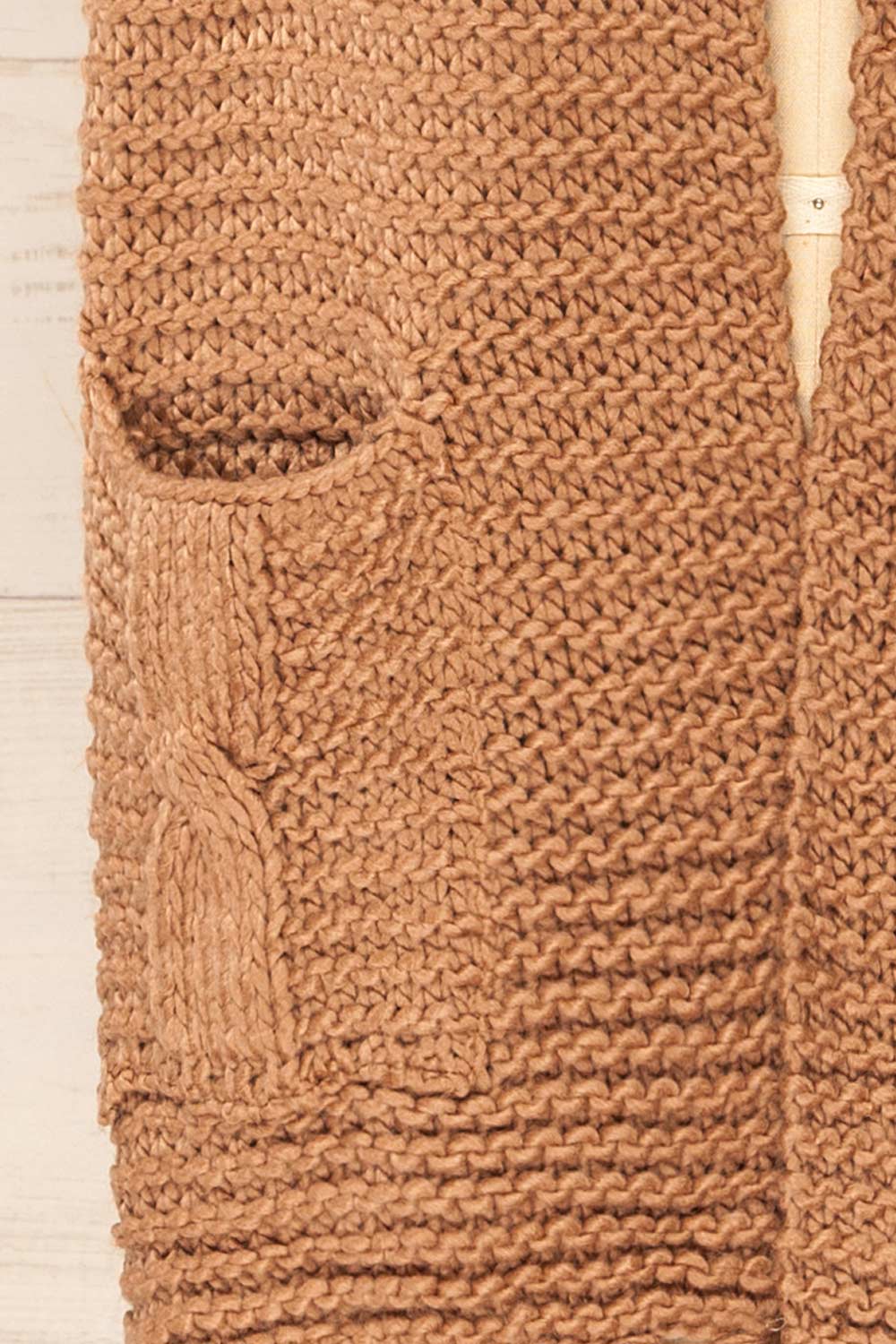 Chunkyss Beige Thick Knit Scarf w/ Pockets | La petite garçonne fabric 