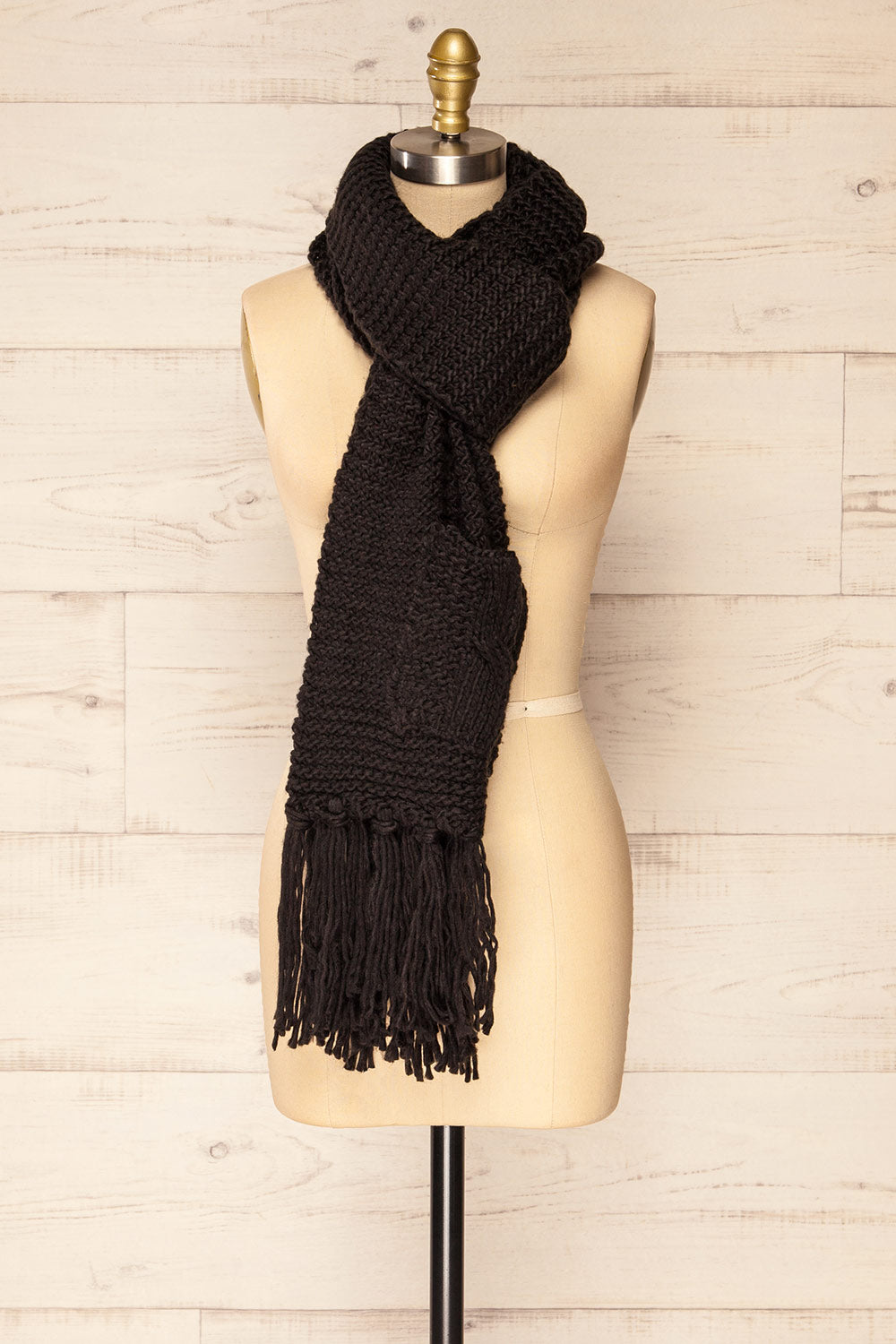 Chunkyss Black Thick Knit Scarf w/ Pockets | La petite garçonne cross view