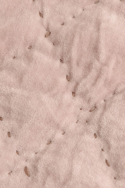Cigalpa Grey Quilted Velvet Blanket | La petite garçonne texture