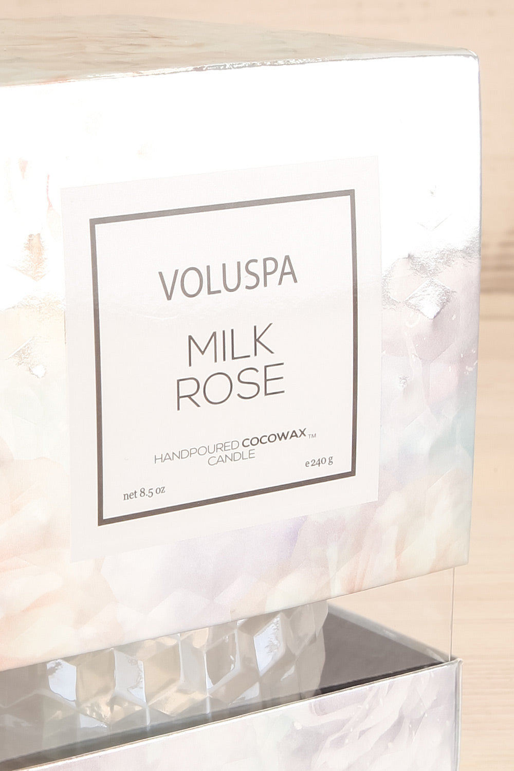 Cloche Candle Milk Rose | La petite garçonne box close-up