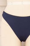 Coent Textured Navy Bikini Bottom | La petite garçonne - Coent Bas front close up