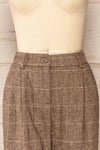 Collado Taupe High-Waisted Herringbone Pants | La petite garçonne front close-up