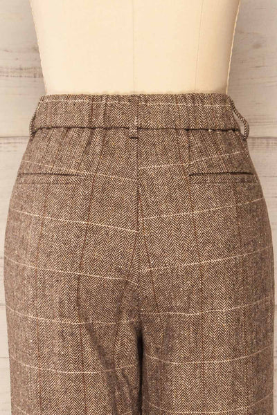 Collado Taupe High-Waisted Herringbone Pants | La petite garçonne back close-up