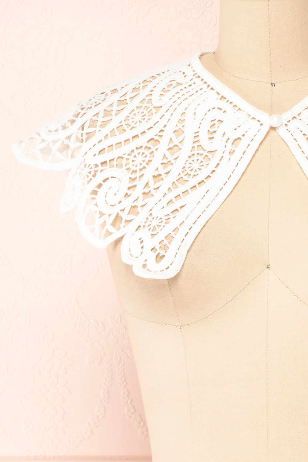 Colne White Detachable Openwork Lace Collar | Boutique 1861 front close-up