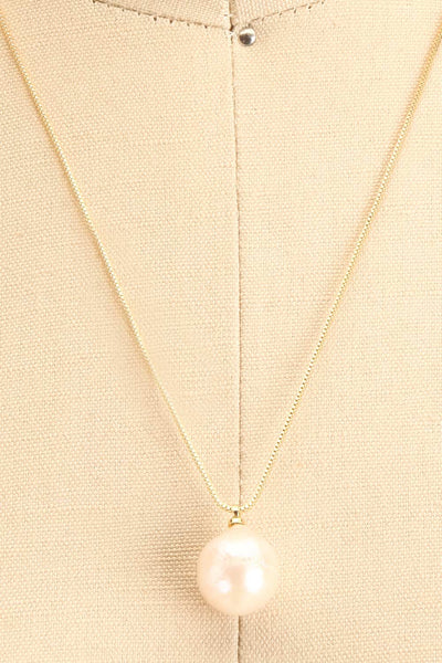 Conciliatus Gold & Pearl Pendant Necklace | La Petite Garçonne 5