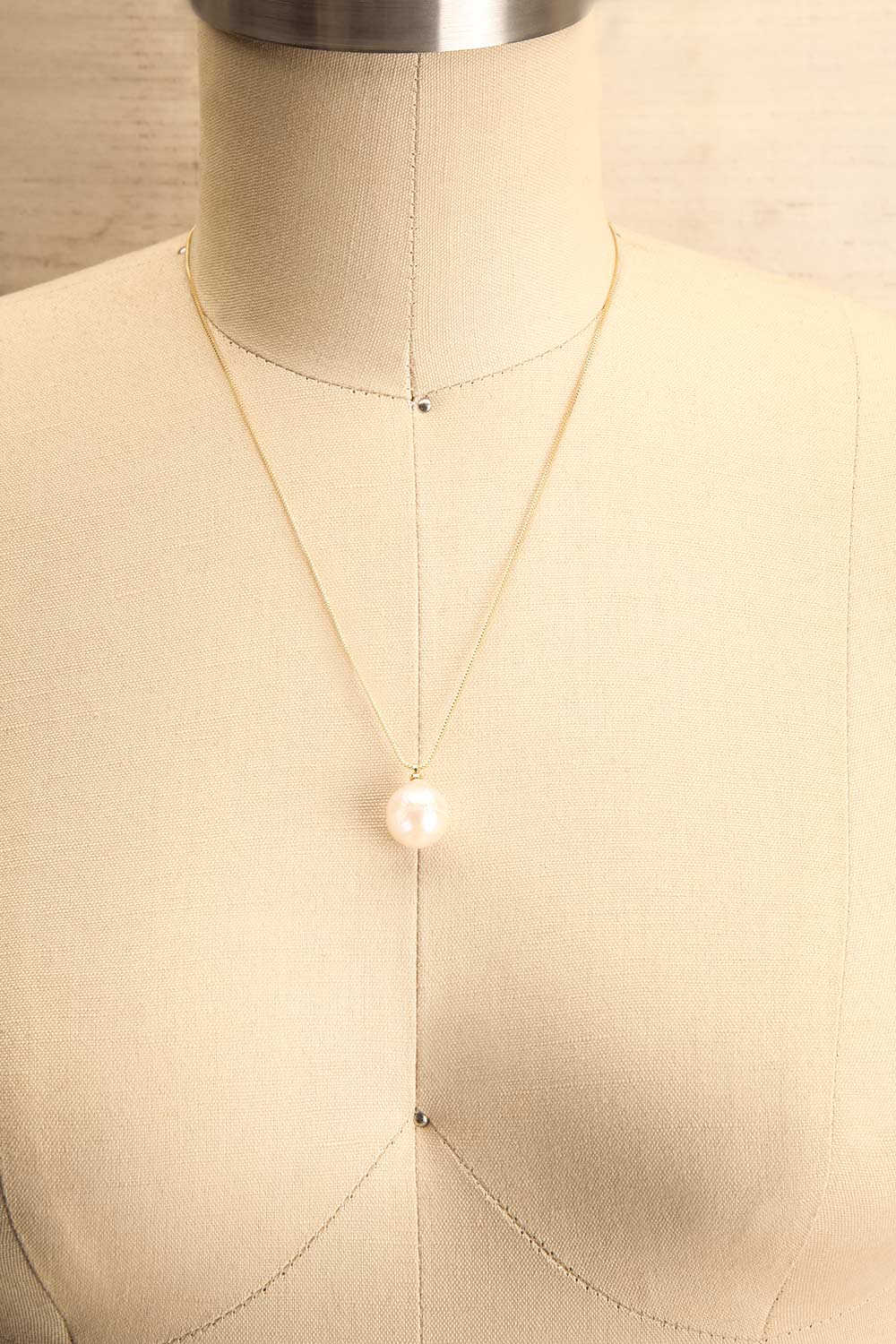 Conciliatus Gold & Pearl Pendant Necklace | La Petite Garçonne 1