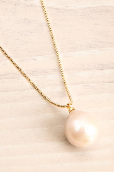 Conciliatus Gold & Pearl Pendant Necklace | La Petite Garçonne 3