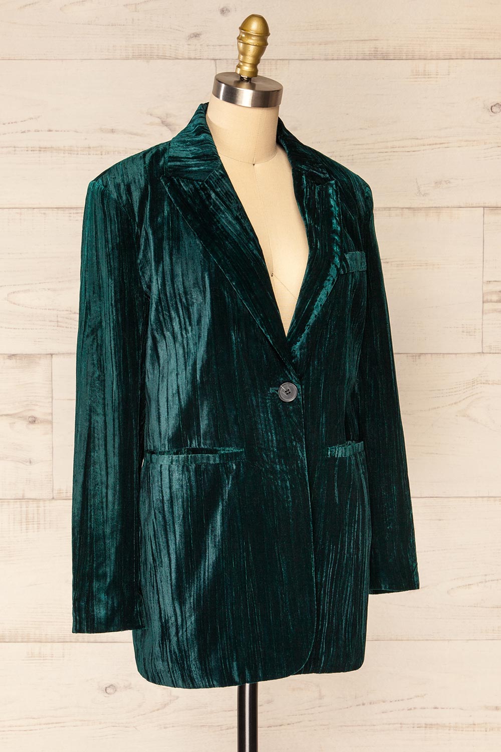 Cordoue Green Velvet Blazer | La petite garçonne side view