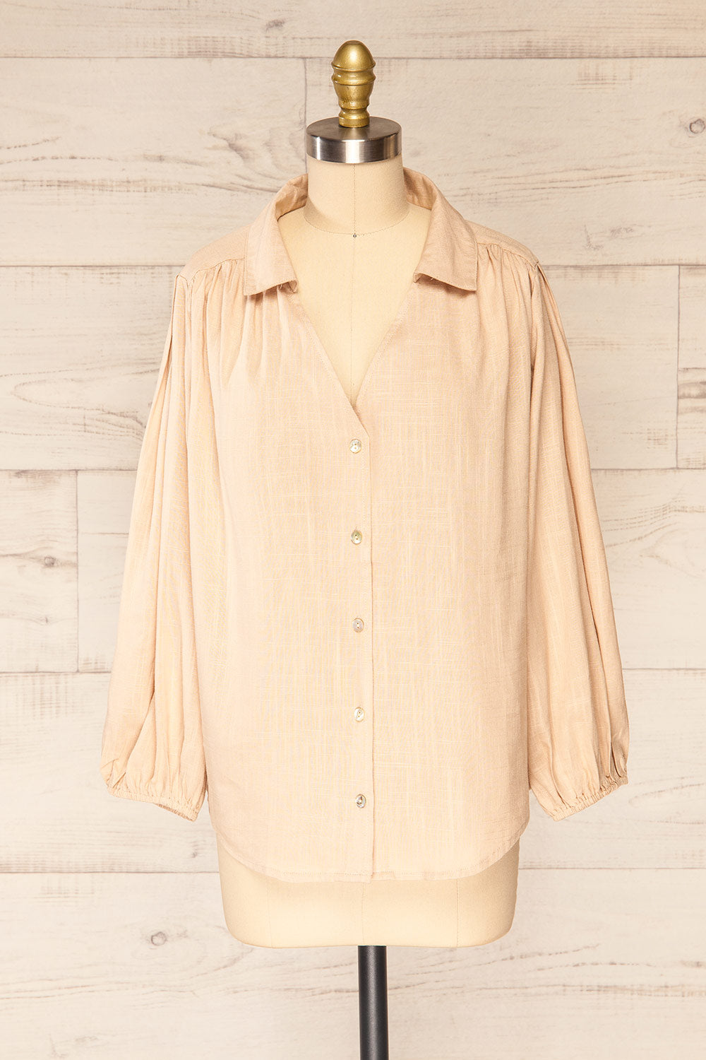 Crawley Beige Linen Button-Up Blouse | La petite garçonne front view 