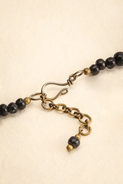 Cristina de Borbon Vintage Necklace | Collier | Boudoir 1861 closure close-up