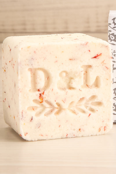 Cube Lait de Bain Fleur de Riz Milk Bath | La petite garçonne close-up