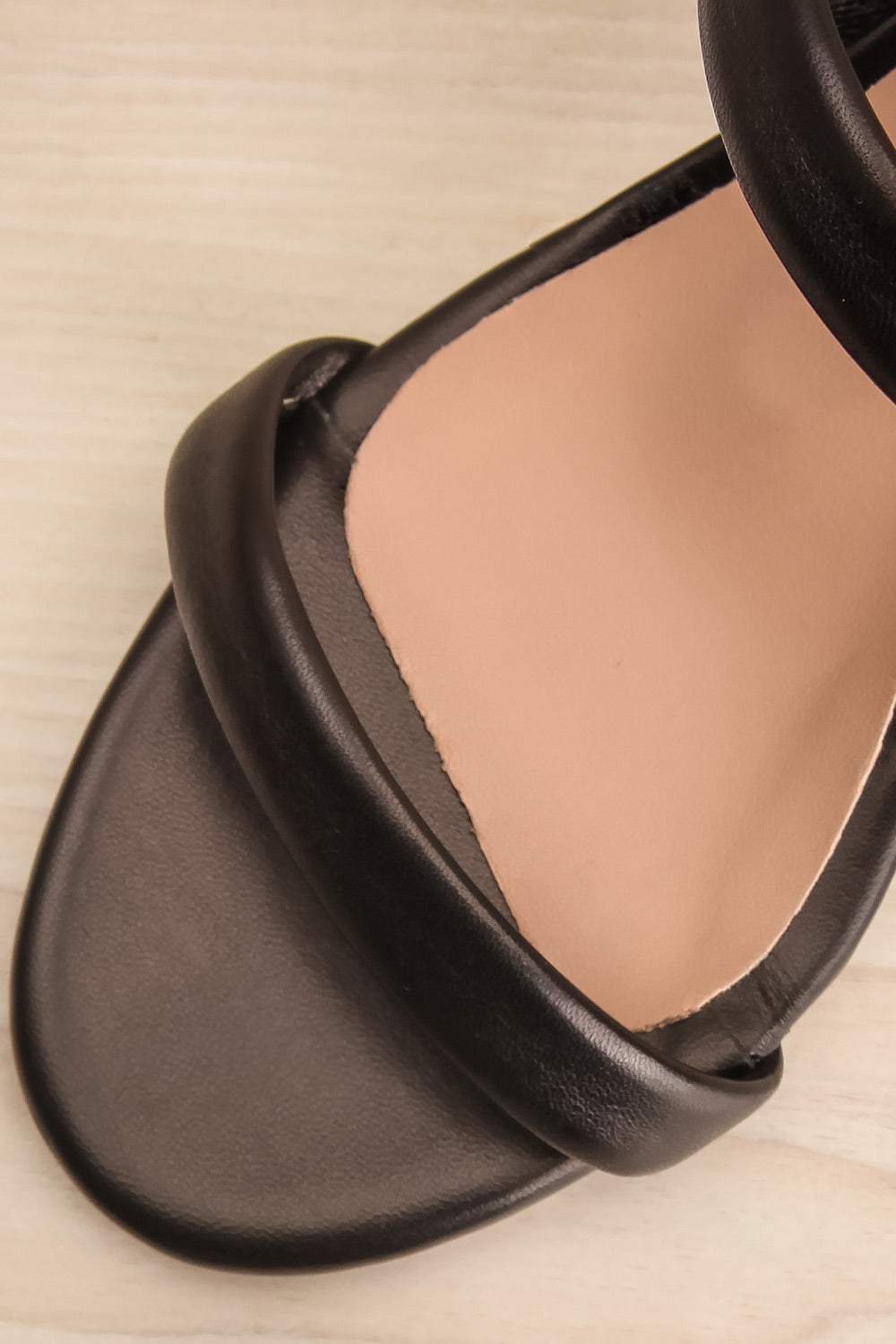 Cubisme Strappy Block Heel leather Sandals | La petite garçonne flat close-up