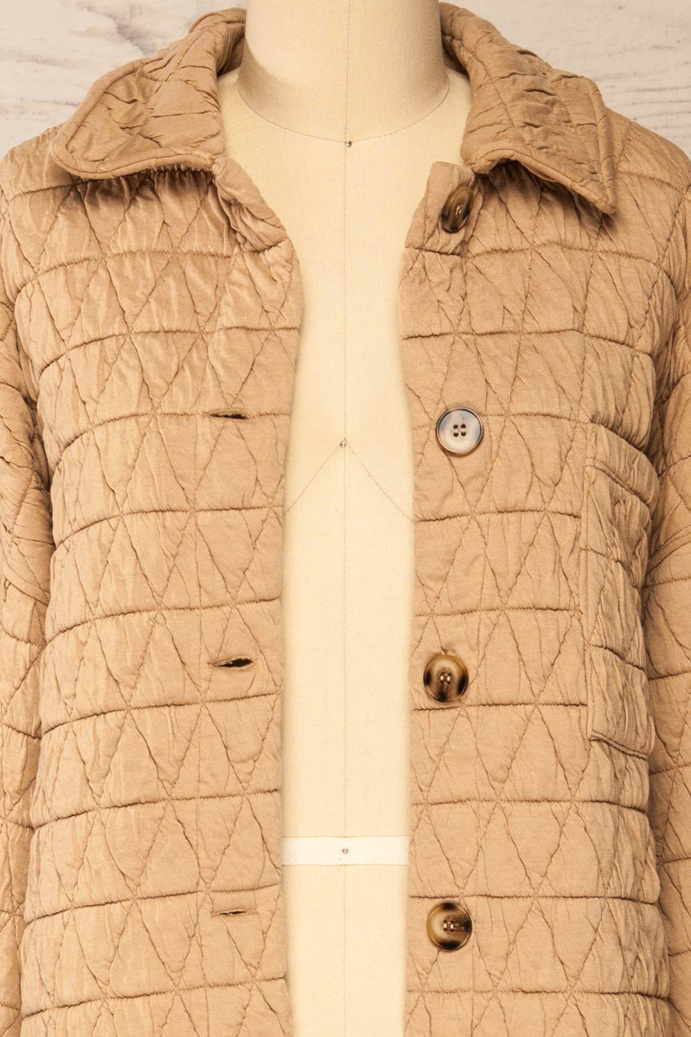 Cugas Beige Oversized Quilted Shacket | La petite garçonne open close-up