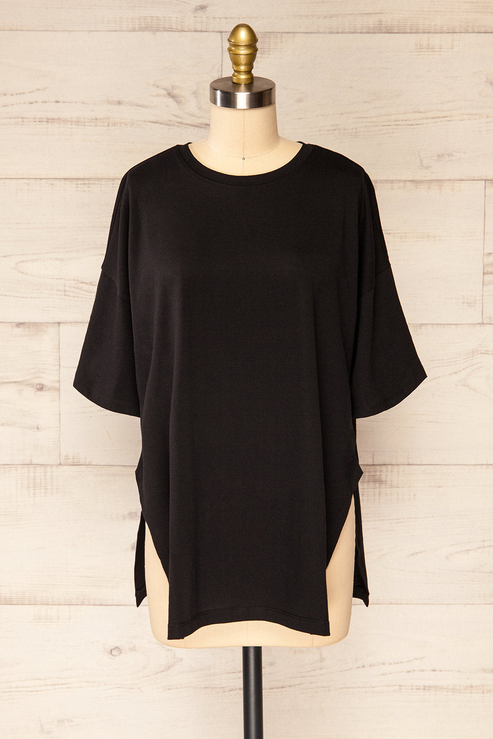 Cyli Black Crew Neck Oversized T-Shirt | La petite garçonne front view 