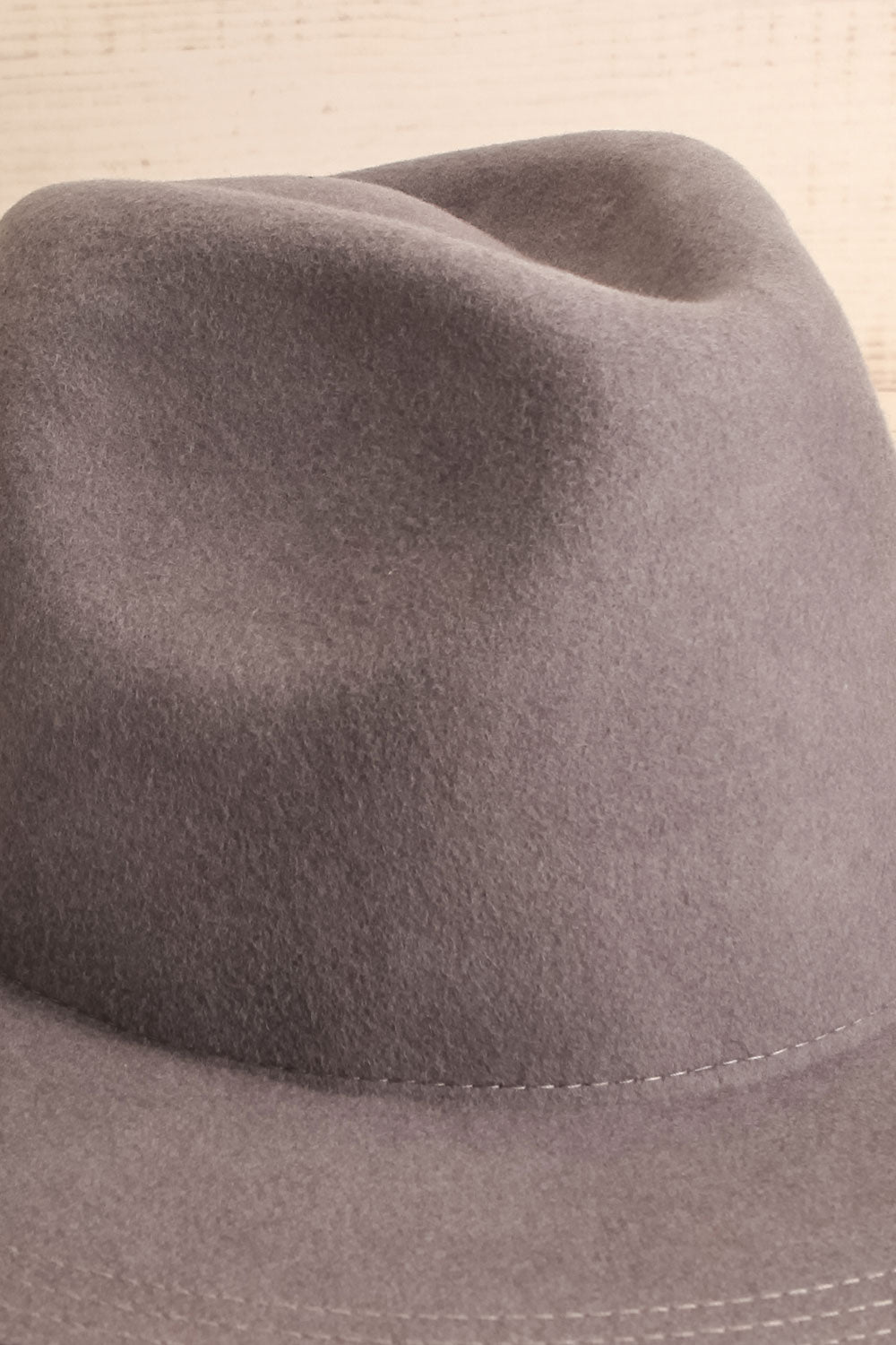 Darda Grey Wool Felt Fedora Hat close-up | La Petite Garçonne