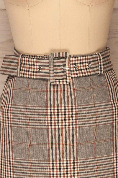 Darlington Plaid Mini Skirt | Mini Jupe | La Petite Garçonne front close-up