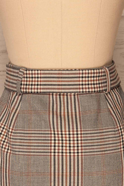 Darlington Plaid Mini Skirt | Mini Jupe | La Petite Garçonne back close-up