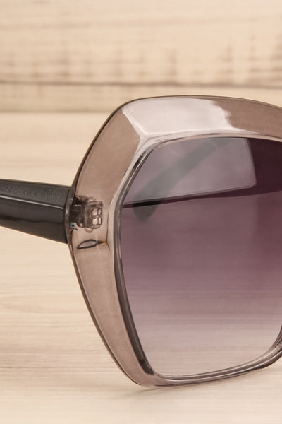 Deknepoll Grey Oversized Sunglasses side close-up | La Petite Garçonne