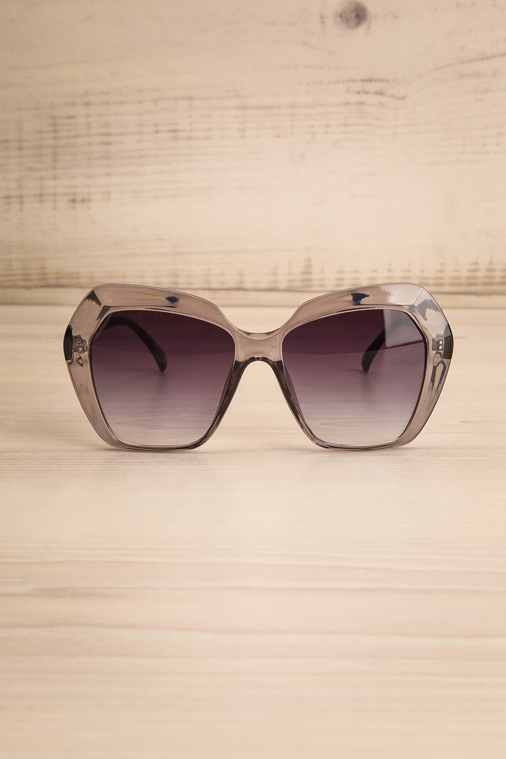 Deknepoll Grey Oversized Sunglasses front view | La Petite Garçonne