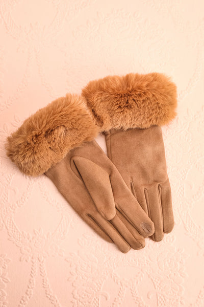 Derra Taupe Gloves with Faux-Fur Lining & Cuff | Boutique 1861