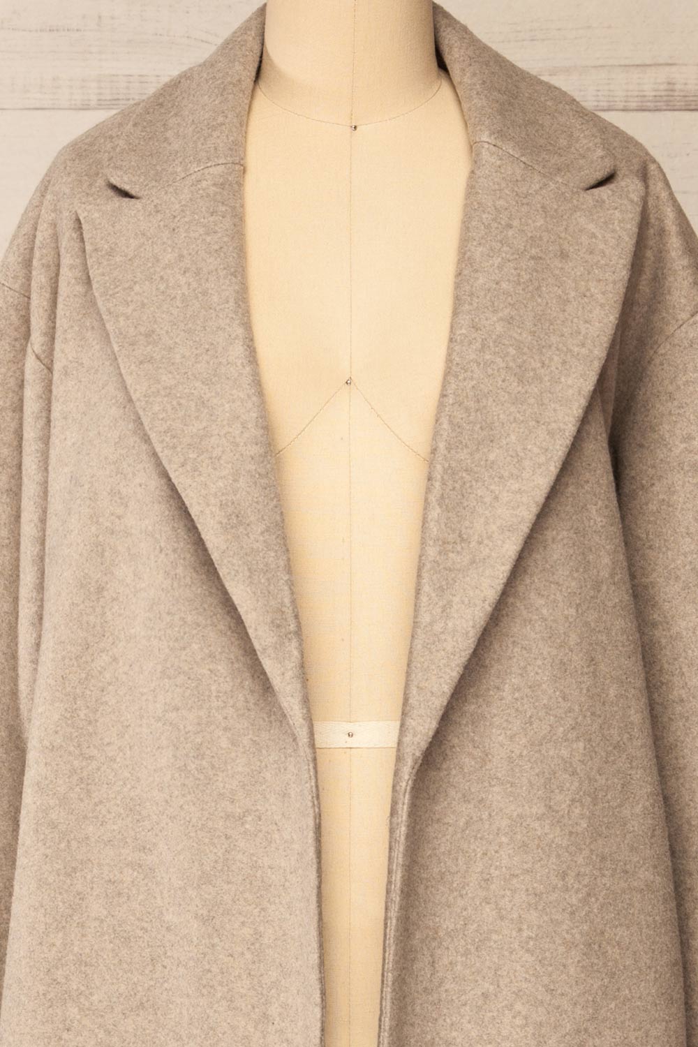 Dhome Taupe Felt Trench Coat w/ Belt | La petite garçonne open close-up