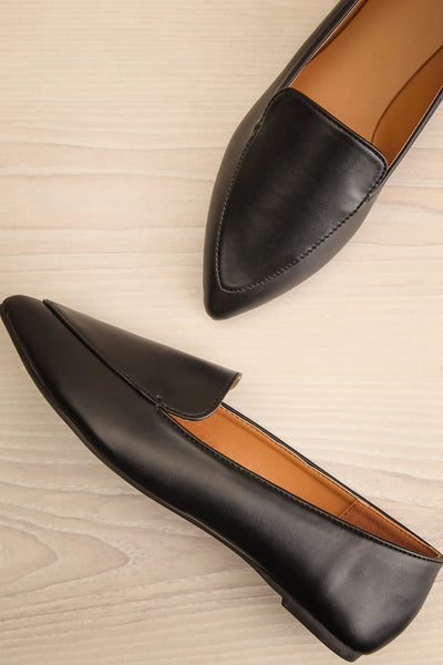 Dinteranthus Black Pointed Faux-Leather Loafers | La petite garçonne flat view