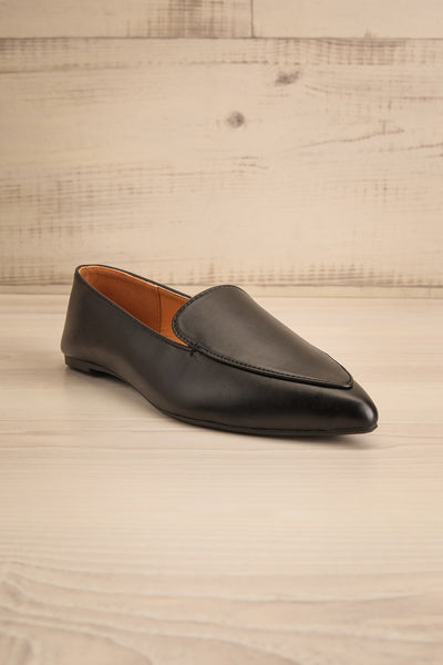 Dinteranthus Black Pointed Faux-Leather Loafers | La petite garçonne front view