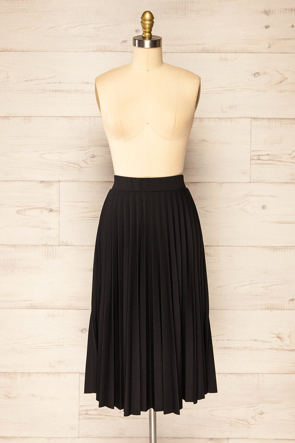 Doved Black Pleated Midi Skirt w/ Elastic Waist | La petite garçonne front view